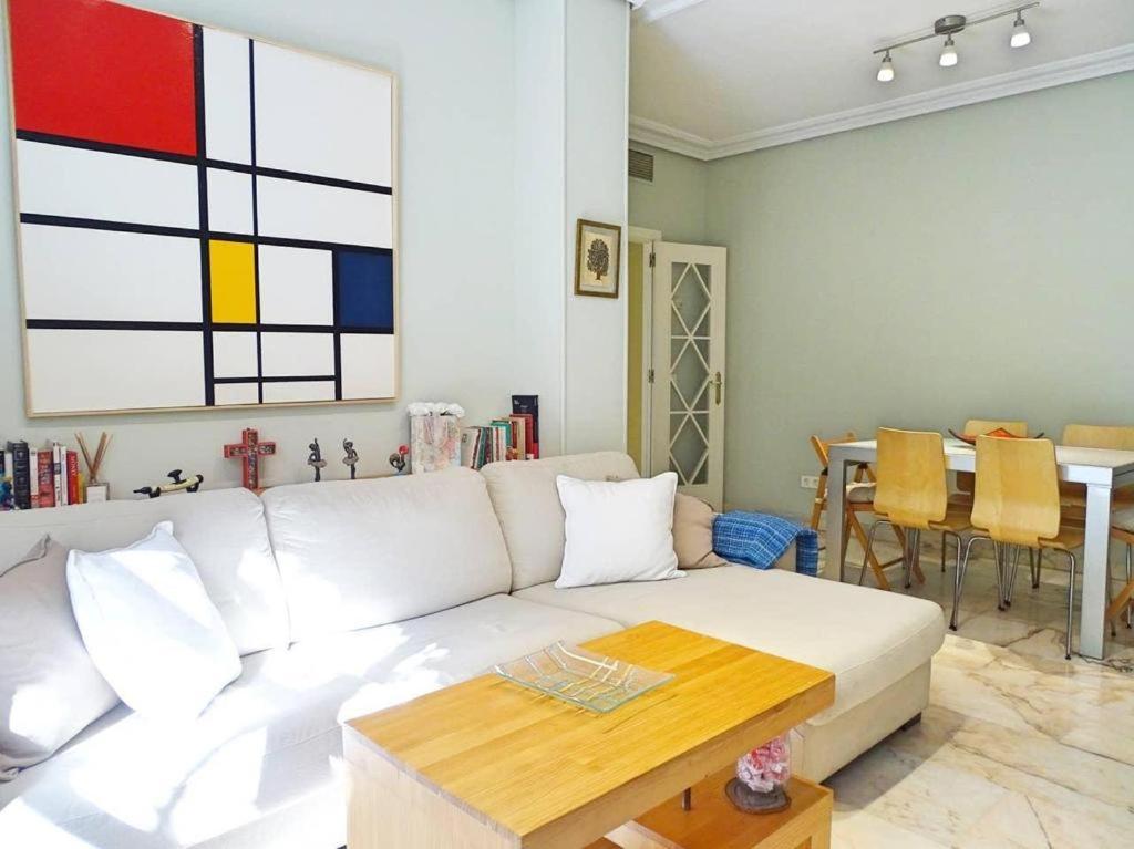 Beyourself By Sevillaluxurysuites Buitenkant foto